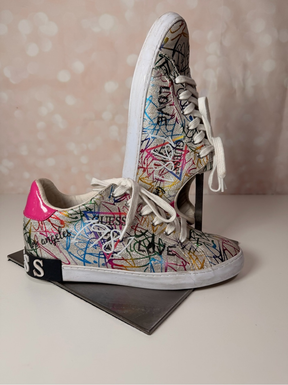 GUESS Fashion Sneaker White Graffiti Print